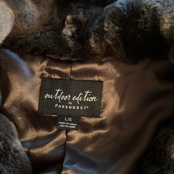 Outdoor Edition by Parkhurst Faux Fir Vest SZ L - Picture 5 of 12